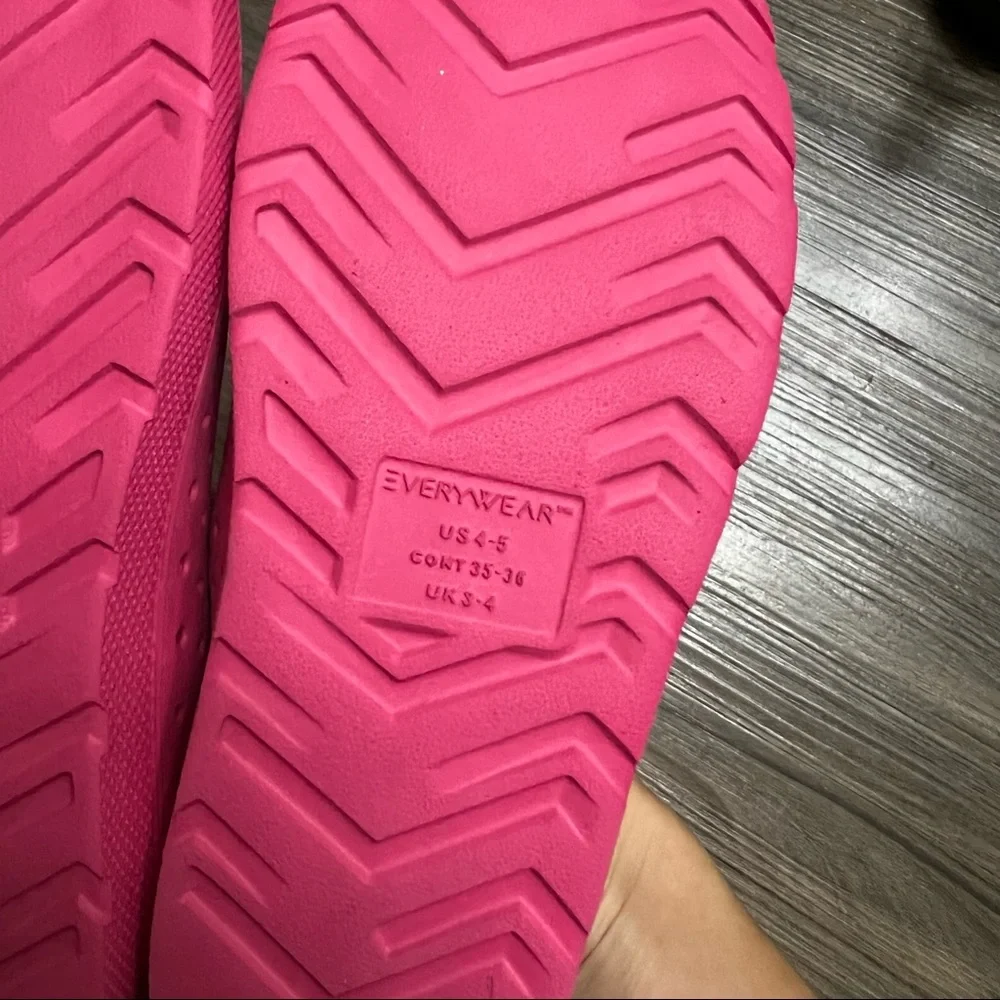 Totes kids size 4-5 Solbounce pull on Footwear Pink water shoes